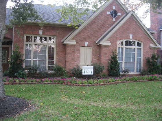 Yard of the Month for August 2009 - 608 Pine Needle