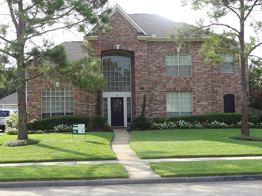 WTHOA Yard of the Month for May 2015 - 1404 Cambridge Drive