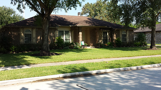 WTHOA Yard of the Month for June 2015 - 1113 Cambridge