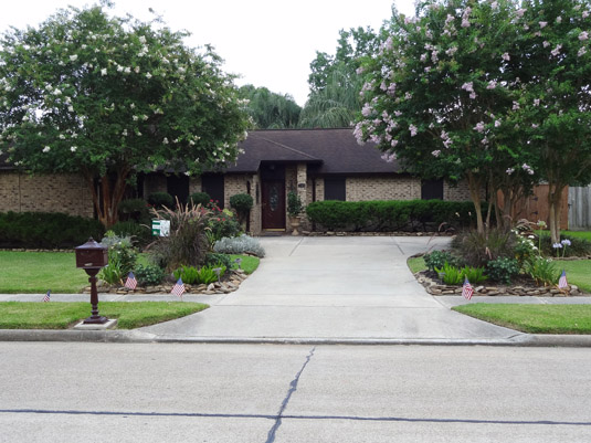 WTHOA Yard of the Month May 2013